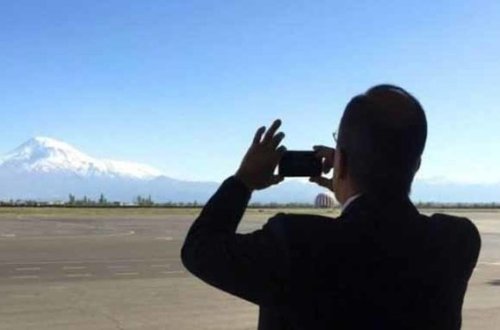 Lavrov İrəvanda niyə o dağın fotosunu çəkib?