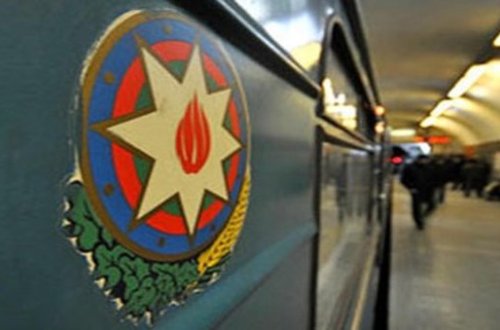 Metroda polislərdən qəribə