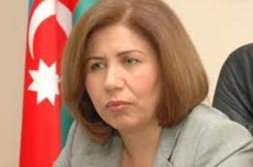 `Bayrağımızın dirəyindən yapışıb `selfie` çəkdirək...`