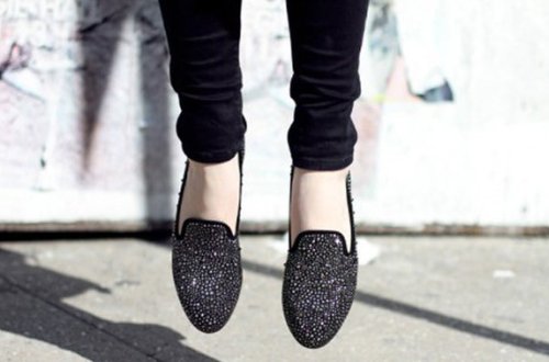 Azərbaycanda 17 yaşlı qız özünü öldürdü