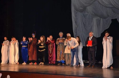 Gəncə Dövlət Dram teatrı qastrol səfərindən qayıdır