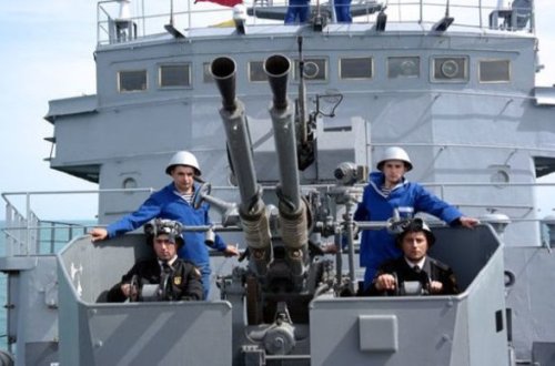 Donanma təlimlərə başladı