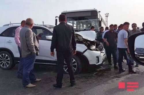 Bakıda avtobus qəza törədib