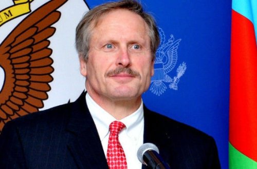 Qarabağ münaqişəsinin hərbi həll yolu olduğunu düşünmürük