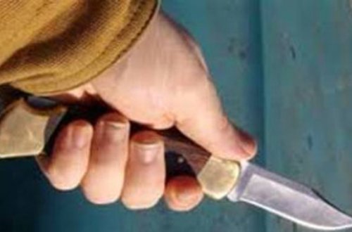 Oğlan sevdiyi qızın qardaşı tərəfindən bıçaqlandı