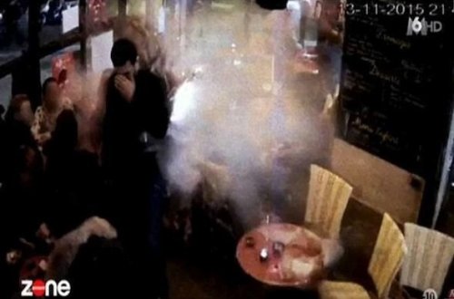 Paris kafesində kamikadzenin özünü partlatdığı an