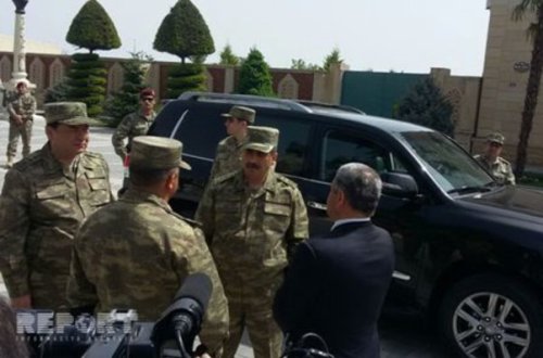 Müdafiə naziri Tərtərə getdi