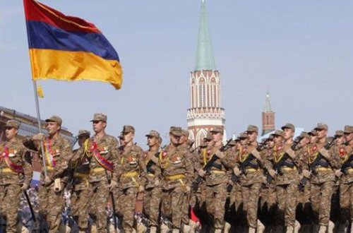 Erməni hərbçilər Moskvaya yollanır