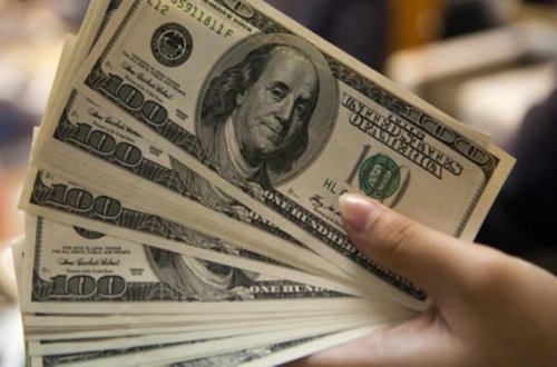 Vaşinqtonda dollar qonaqlığı verən icra başçısı qızının kimliyi bilindi