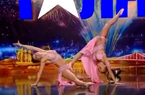 Qızların erotik şousu şok yaratdı