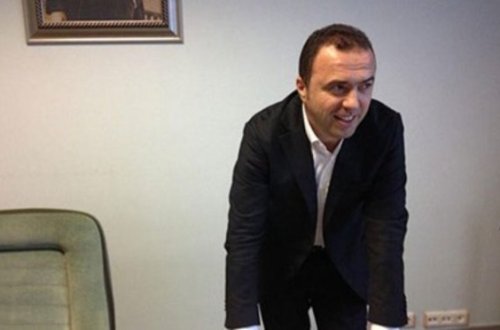 Məşhur futbolçu QAÇDI