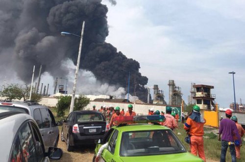 Meksikada neft zavodunda partlayış: 3 ölü, 40 yaralı