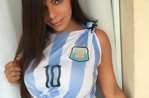 Messiyə lüt şəkillərini göndərdi, qara siyahıya düşdü