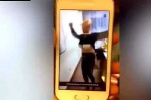 Müəllimə məktəbdə şagirdlərinə striptiz göstərdi