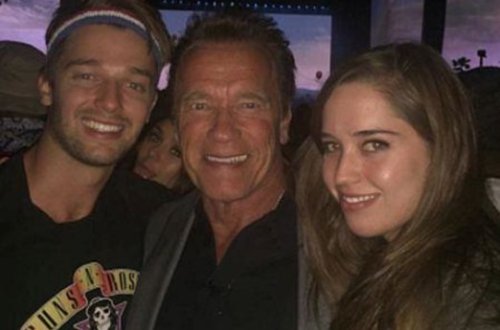 Şvarsneqqer, Silvestr Stallone və digərləri övladları ilə