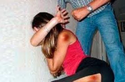 Bakıda kafedə qadını döydülər