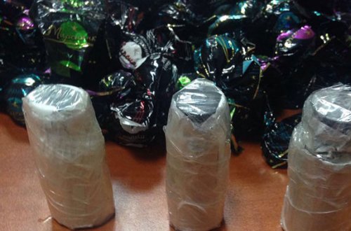 Konfetlərin içində civə keçirtmək istədi