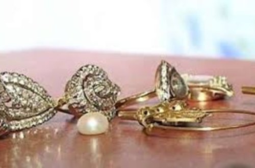 Bakıda 10 min manatlıq qızıl-zinət əşyaları oğurlandı