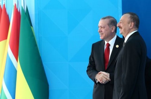 Prezidentin qatıldığı zirvə toplantısı başladı