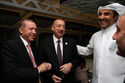 Əliyevin də qatıldığı toplantı başlayır - 5 min polis, tarixi axşam yeməyi...