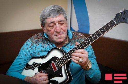 Rəmişin 1700 manatlıq gitarası