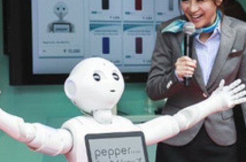 Robot dünyada ilk dəfə məktəbə qəbul edilib