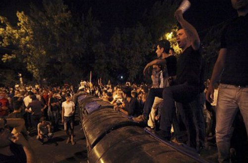 “Bu, ləyaqətsizlik və satqınlıqdır” -