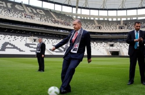 Ərdoğan ilə Davudoğlu futbol oynadı