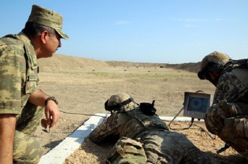 Zakir Həsənov xüsusi təyinatlıların təlimində