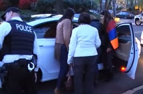 Erməni qız maşınını azərbaycanlının üstünə sürdü