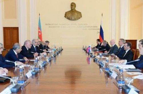 Artur Rasizadə Medvedevlə görüşdü