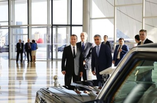 Rusiyanın Baş naziri Heydər Əliyev Mərkəzində