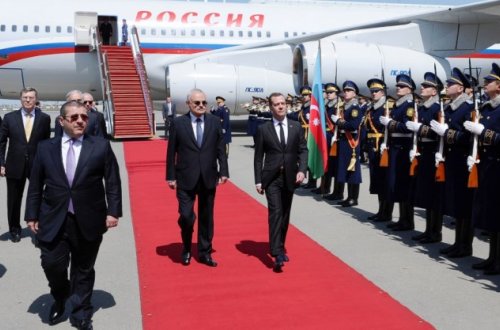 Dmitri Medvedev Bakıdadır