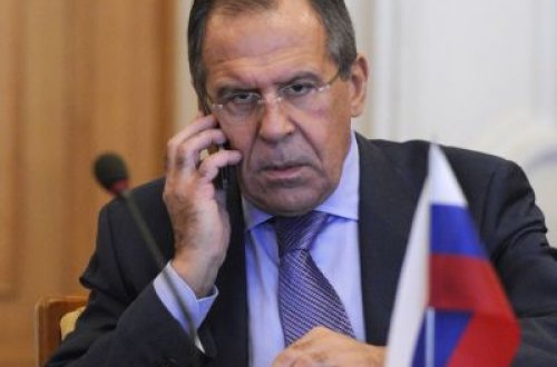 Həmkarıyla münaqişələri müzakirə etdi