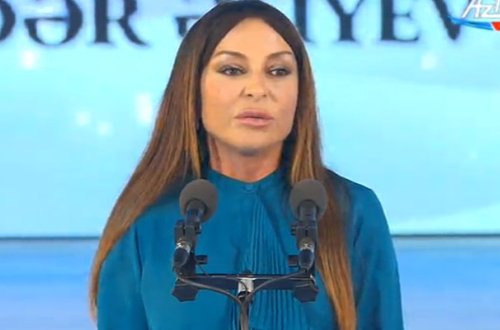 Mehriban Əliyeva ağladı