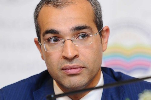 Mikayıl Cabbarov təhsildə plagiat hallarından