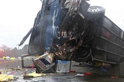 Qəza xidmətinin əməkdaşları qəzaya düşdülər: