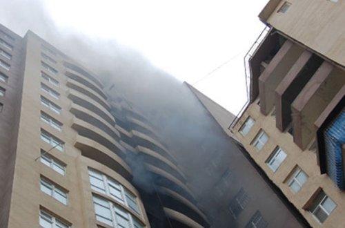 Bakıda yaşayış binasında