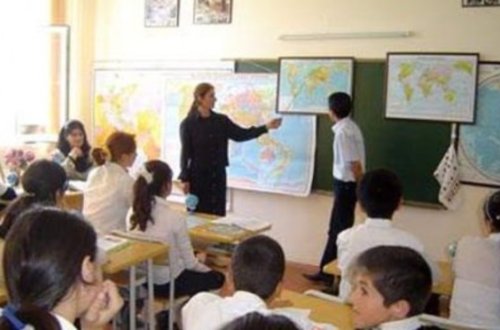 Azərbaycan məktəblərində