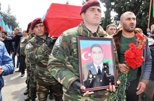 Şəhid zabitimiz dəfn edildi