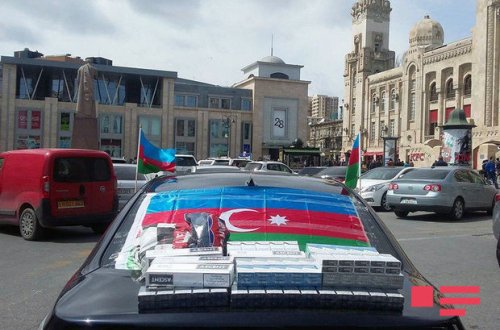 Bakıda əsgərlərə yardım yığılır