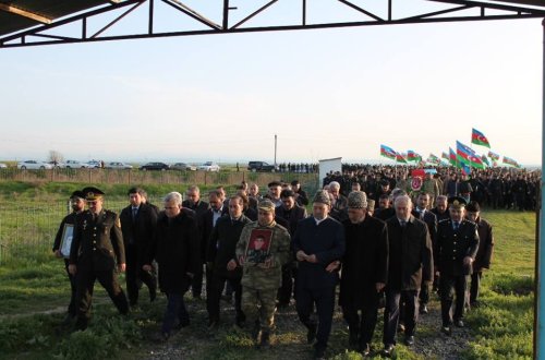 Biləsuvarda şəhid əsgər torpağa tapşırıldı