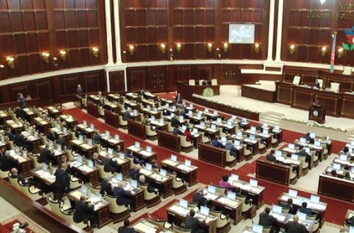 Parlamentin iclası başladı