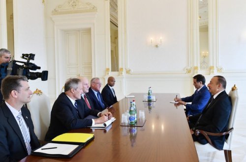 Prezident İlham Əliyev ABŞ Konqresinin nümayəndəsini qəbul edib