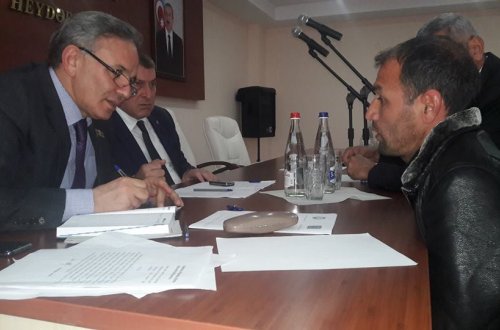 Milli Məclisin deputatı Əflatun Amaşov seçicilərlə görüşdü