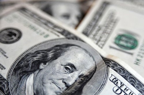 Müştərilərə yalnız dollarla kredit təklifi insan hüquqlarına ziddir