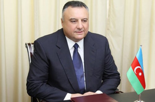 Eldar Mahmudov öz qohumunu da