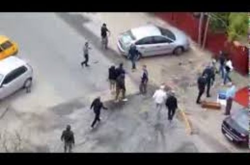 Futbolçu sevgilisini döydü