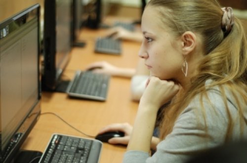 1239 nəfərdən cəmi 390-ı imtahana girdi