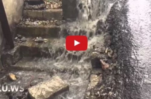 Bakının mərkəzində şəlalə axır, avtobus üzür